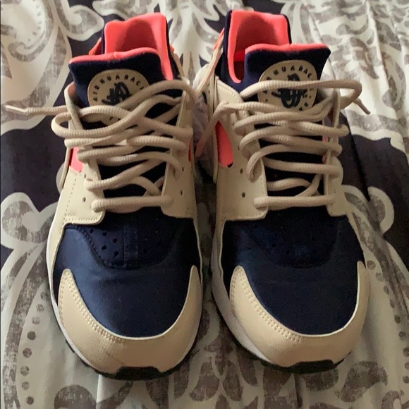 Nike Huarache - Picture 3 of 3